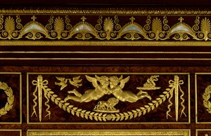 家具：Francois Jacob-Desmalter (Jacob Desmalter) (1770-1841)による木製、金メッキされたブロンズ製のImpress Josephine de Beauharnais (Marie-Joseph-Rose de Tascher de la Pagerie) (Marie Joseph Rose) (1763-1814)のワードローブ・温室の宝石の詳細。 作： Francois Honore Georges Jacob Desmalter