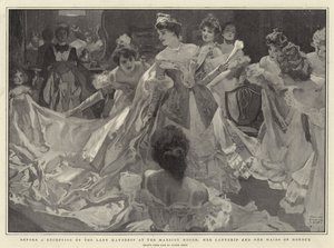 邸宅でのレディーマヨレスのレセプションの前に、彼女のレディシップと名誉の女中