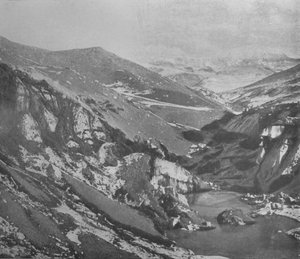 コエットリッツ氷河、1911年、1913年にアルフ川で急勾配のガリーカット