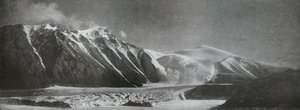 イングランド山と新氷河、1911年、1913年。 作： Frank Debenham