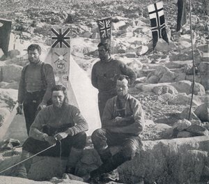 1911年、1913年のクリスマスの日にケープジオロジーで開催された第2西部党。 作： Frank Debenham