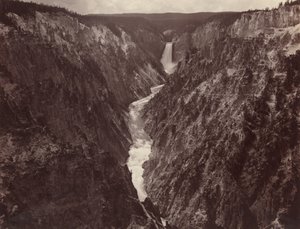 イエローストーンのグランド・キャニオンと滝,c.1884年（写真）