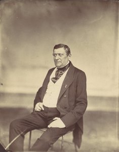 [白いベストとダーク コートを着た座っている男性]、1850 年代から 60 年代。 作： Franz Antoine