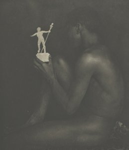 黒檀と象牙、1897 年。 作： Fred Holland Day