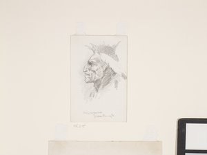 インディアンの頭、年代不明（白い紙に鉛筆） 作： Frederic Remington