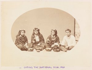 HMSトライアンフの太平洋ステーション - 写真25、国民食を食べる；ポイ。 作： Frederick George Denham Bedford
