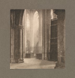 カメラワーク：ブールジュ大聖堂の高さと光 作： Frederick Henry Evans