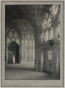 グロスター大聖堂 - 回廊: 南と西の路地 作： Frederick Henry Evans
