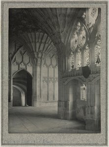 グロスター大聖堂-回廊：南と西の路地、c。 1900。 作： Frederick Henry Evans