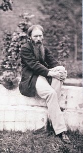 エドワード・バーン・ジョーンズ卿の肖像（1833-98）（セピア写真） 作： Frederick Hollyer