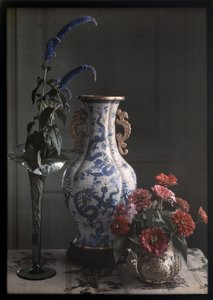 華麗な中国の花瓶のある静物