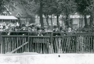 1924年にロンドン動物園を訪問したイタリアの王、ビクターエマニュエルIII 作： Frederick William Bond