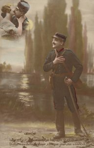 兵士が彼と彼の愛のキスを想像する（色付き写真） 作： French Photographer