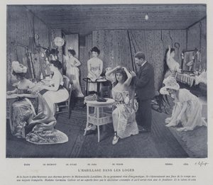 パリのバラエティー劇場の楽屋にいる女優たち（モノクロ写真 作： French Photographer