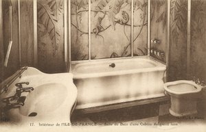 フランスの豪華客船「イル・ド・フランス」の豪華客室のバスルーム（モノクロ写真 作： French Photographer