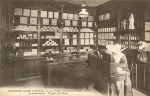 チョコレートショップ（パリ、92 Rue Denfert-Rochereau）（モノクロ写真 作： French Photographer
