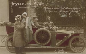 モーターカーを持つカップル（カラー写真 作： French Photographer