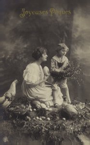 小さな男の子とイースターカード 作： French Photographer