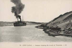 エジプトトゥスーンの塹壕を横切る汽船（モノクロ写真） 作： French Photographer