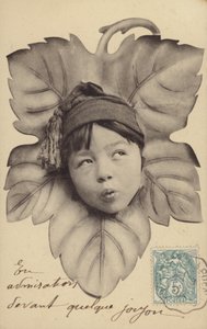 葉の中央にある小さな男の子の顔（フォトコラージュ） 作： French Photographer