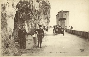 フランスとイタリアの国境、マントン（モノクロ写真 作： French Photographer
