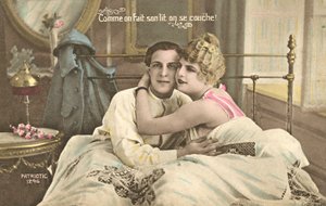 彼の女の子とベッドでフランスの兵士 作： French Photographer