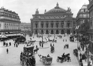 19世紀後半のパリオペラハウスの全景 作： French Photographer