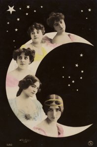 月の女の子 作： French Photographer