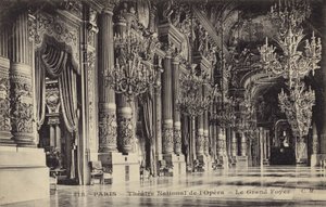 パリ国立オペラ劇場の大ロビー 作： French Photographer