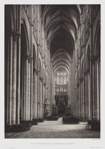 アミアン大聖堂の内観（モノクロ写真 作： French Photographer