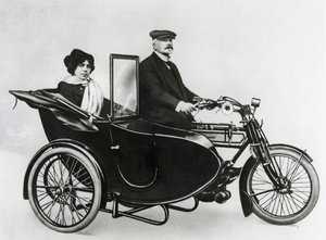 ジョーブ社のサイドカー、1914 作： French Photographer