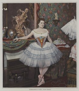 Julia Subra（イタリアのバレエダンサー）（カラー写真 作： French Photographer