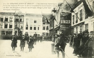 フランダースの村を訪れたジョージ5世とアルバート1世（モノクロ写真 作： French Photographer