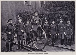 ロシア軍：軌道点検に使用される三輪車（モノクロ写真 作： French Photographer
