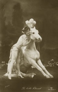 ラ・ベル・ティトーム（モノクロ写真） 作： French Photographer
