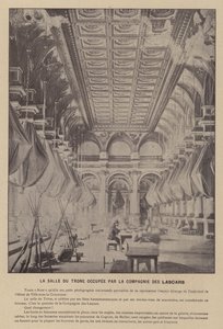 La Commune de Paris, La Salle Du Trone Occupee Par La Compagnie Des Lascars (モノクロ写真) 作： French Photographer