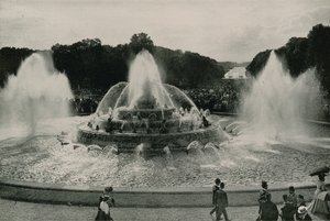 ラトナ盆地とグリーンカーペット、ラトンズファウンテンとグリーンカーペット（グラビア） 作： French Photographer