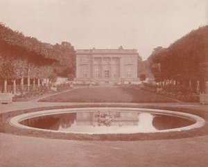 ヴェルサイユの小トリアノン（モノクロ写真 作： French Photographer