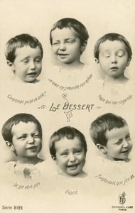 顔を引っ張る少年（モノクロ写真 作： French Photographer