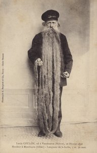 非常に長いひげを持つ男 作： French Photographer