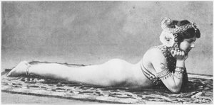 マタ・ハリ、1905年頃 作： French Photographer