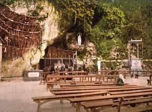 ルルドの聖母、1890年〜1900年 作： French Photographer