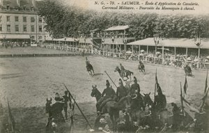 ソミュールの騎兵学校のパレード。 1913年に送られたはがき。 作： French Photographer