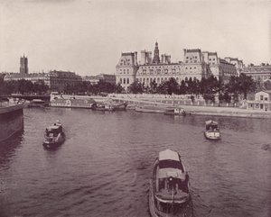 パリ：ホテル・ド・ヴィル、川側から（モノクロ写真 作： French Photographer