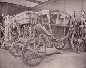 パリ王室専用馬車、クリュニー美術館（モノクロ写真 作： French Photographer