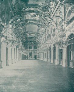 パリ：ホテル・ド・ヴィレのボールルーム（モノクロ写真 作： French Photographer