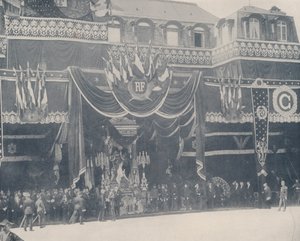 パリ。横たわるカルノー大統領の遺体（モノクロ写真 作： French Photographer