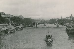 セーヌ川、ポンデサンペレス、セーヌ川、サントペレス橋の展望（写真グラビア） 作： French Photographer