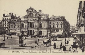 ラリーメント広場、劇場、ショーゼーサンピエール、アンジェ、フランス 作： French Photographer