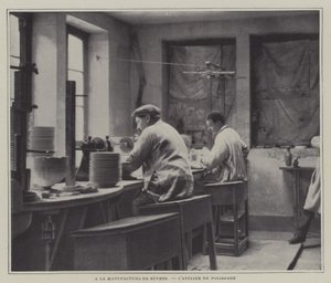 フランス、セーブル磁器工場の研磨作業場（モノクロ写真 作： French Photographer